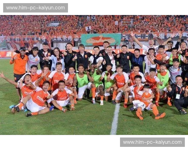 绿茵江湖的巅峰对峙：北京人和vs武汉卓尔，一场关乎尊严与热血的城市意志之战